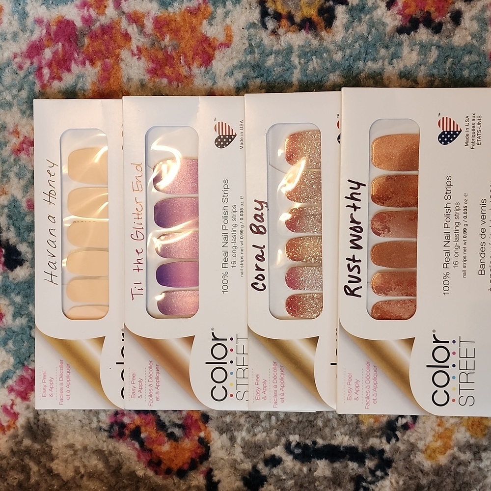 Colorstreet set of 4 nails